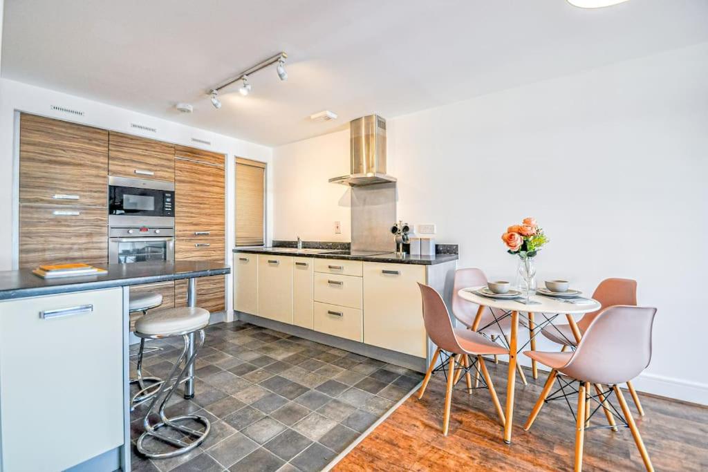 Entire Apartment Sleeps 4 Near The River Thames - #1515 Maidenhead Exterior foto